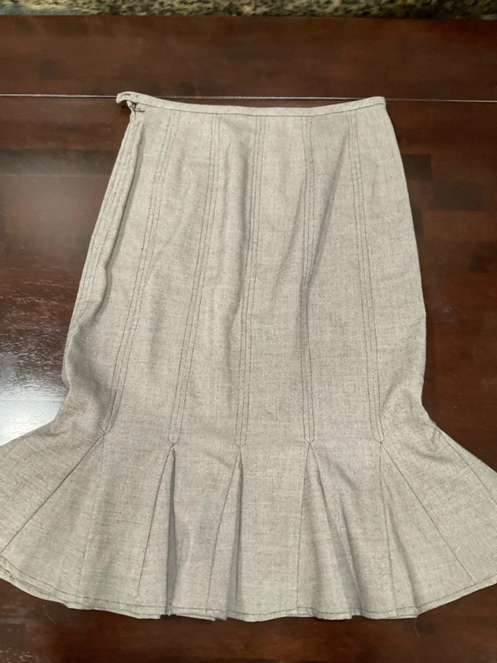 SUNNY LEIGH SKIRT WITH RUFFLE BOTTOM‎